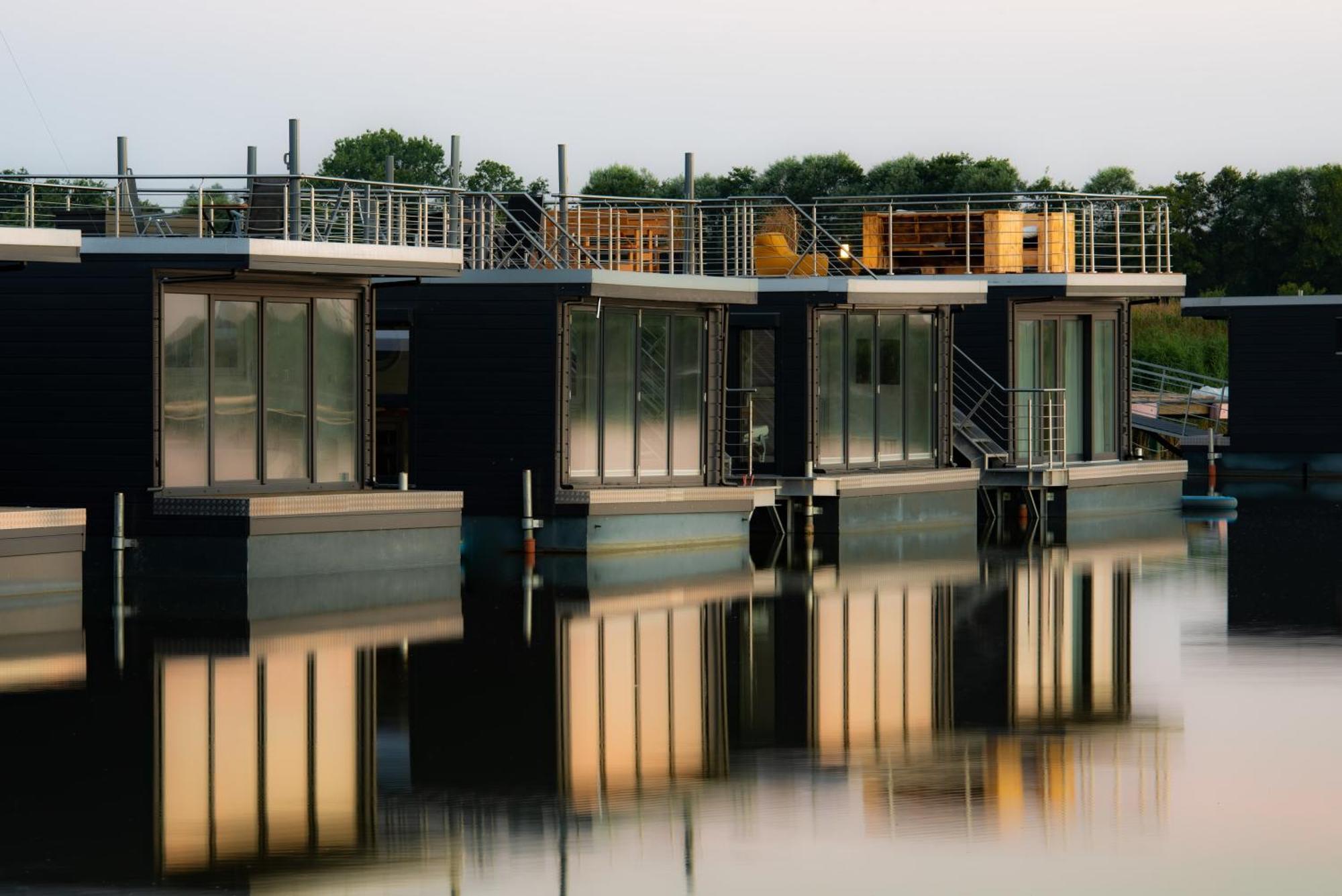 Hausboot Wangermeer Nordsonne11 シリヒ エクステリア 写真